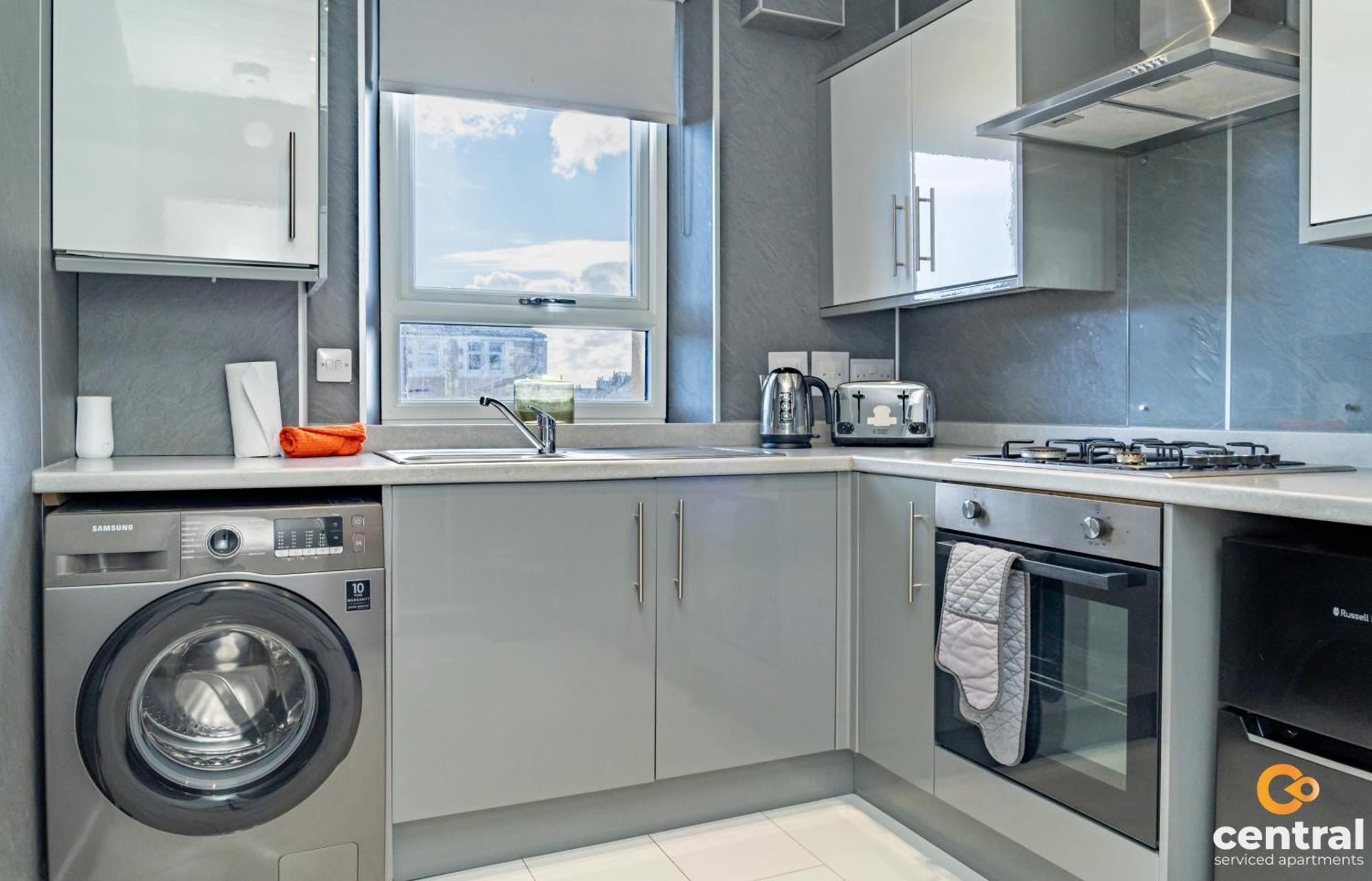 Central Serviced Apartments - 2 Bedroom - Free Street Parking - Fast Wifi - Smart Tvs In All Rooms - Ground Level - Family Neighbourhood - 3 X Double Beds - Heating 24-7 - Trade Stays - Weekly & Monthly Offers Dundee Exterior foto