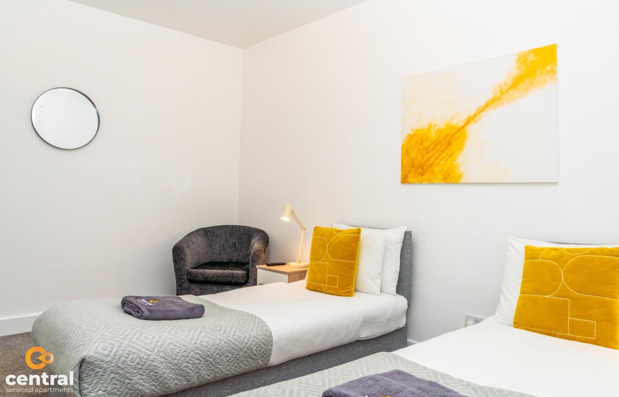 Central Serviced Apartments - 2 Bedroom - Free Street Parking - Fast Wifi - Smart Tvs In All Rooms - Ground Level - Family Neighbourhood - 3 X Double Beds - Heating 24-7 - Trade Stays - Weekly & Monthly Offers Dundee Exterior foto