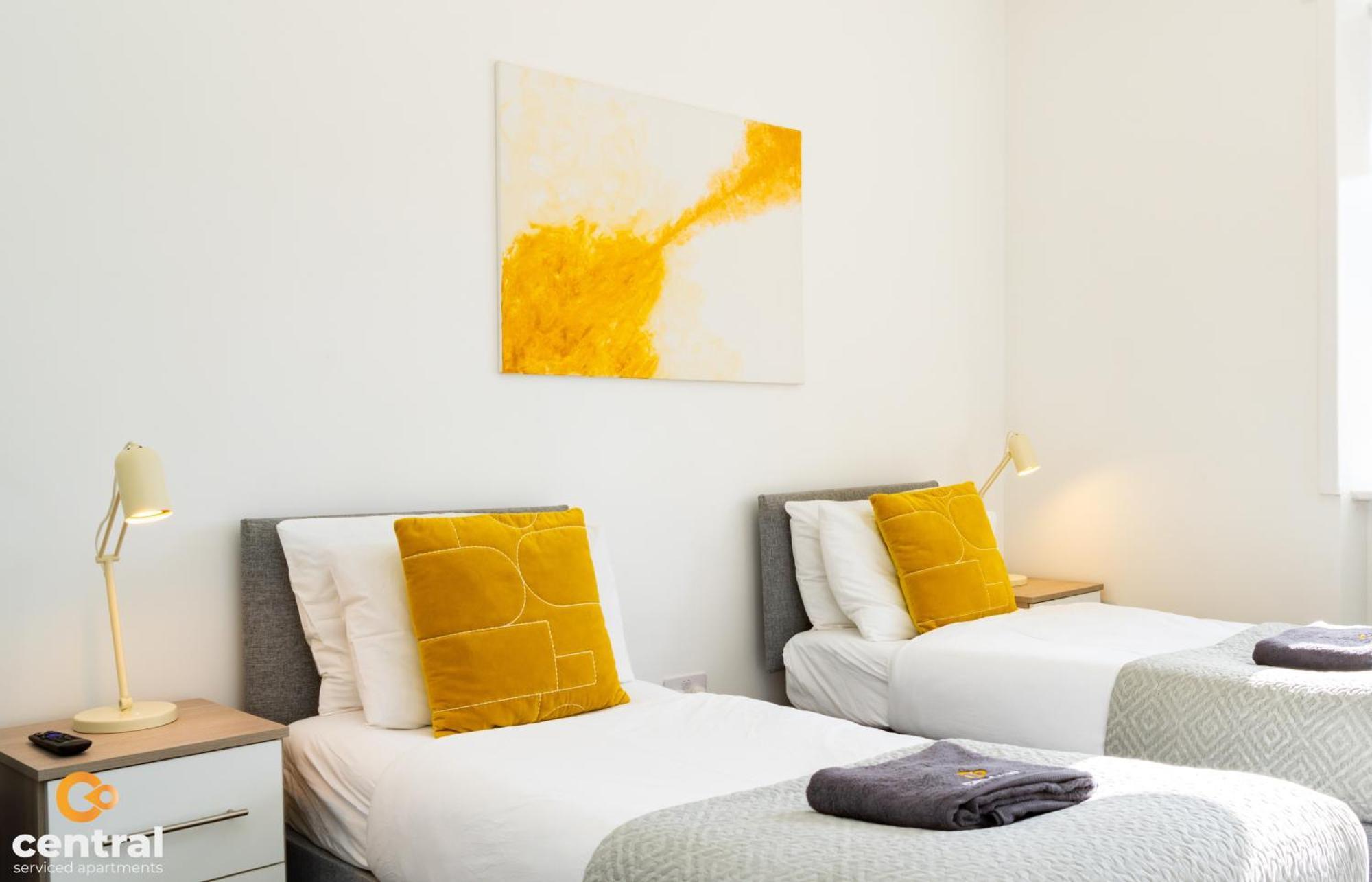 Central Serviced Apartments - 2 Bedroom - Free Street Parking - Fast Wifi - Smart Tvs In All Rooms - Ground Level - Family Neighbourhood - 3 X Double Beds - Heating 24-7 - Trade Stays - Weekly & Monthly Offers Dundee Exterior foto